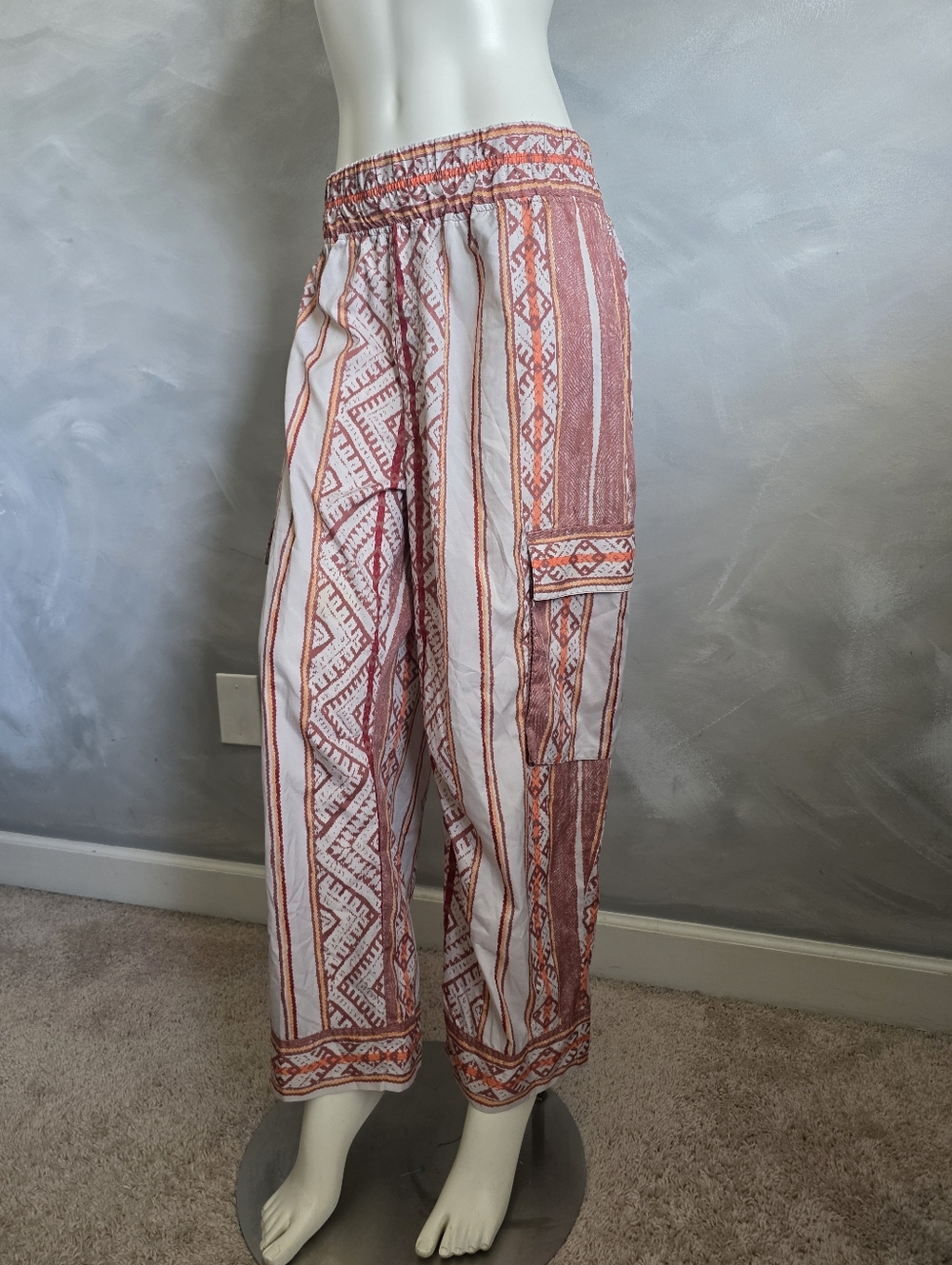 FREE PEOPLE VISIONARY MOVEMENT PANTS  LIGHTWEIGHT Sz M Pull On Cargo Pockets